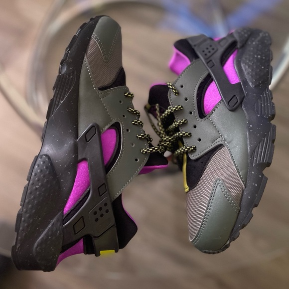 NIKE Huarache Run - Picture 8 of 16